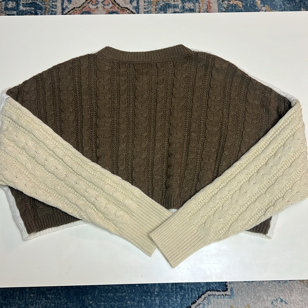 Cropped Sweater - Picture 3 of 4